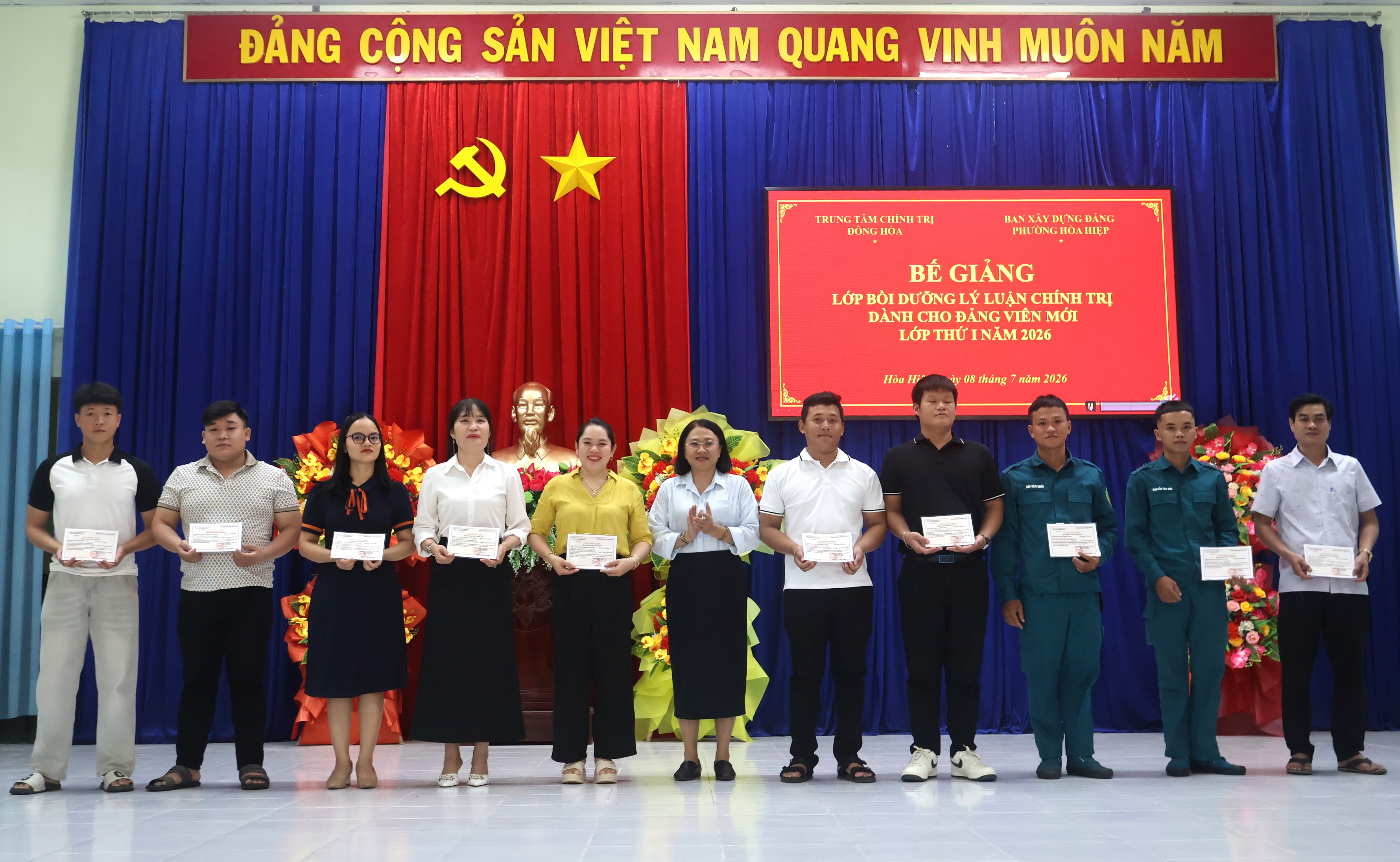 Bồi dưỡng lý luận chính trị cho 51 đảng viên mới Khoá I/2026