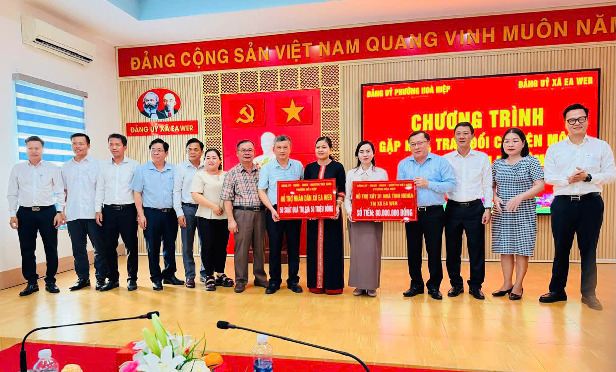 Đảng uỷ phường Hoà Hiệp gặp mặt, trao đổi chuyên môn học tập kinh nghiệm với xã Ea Wer