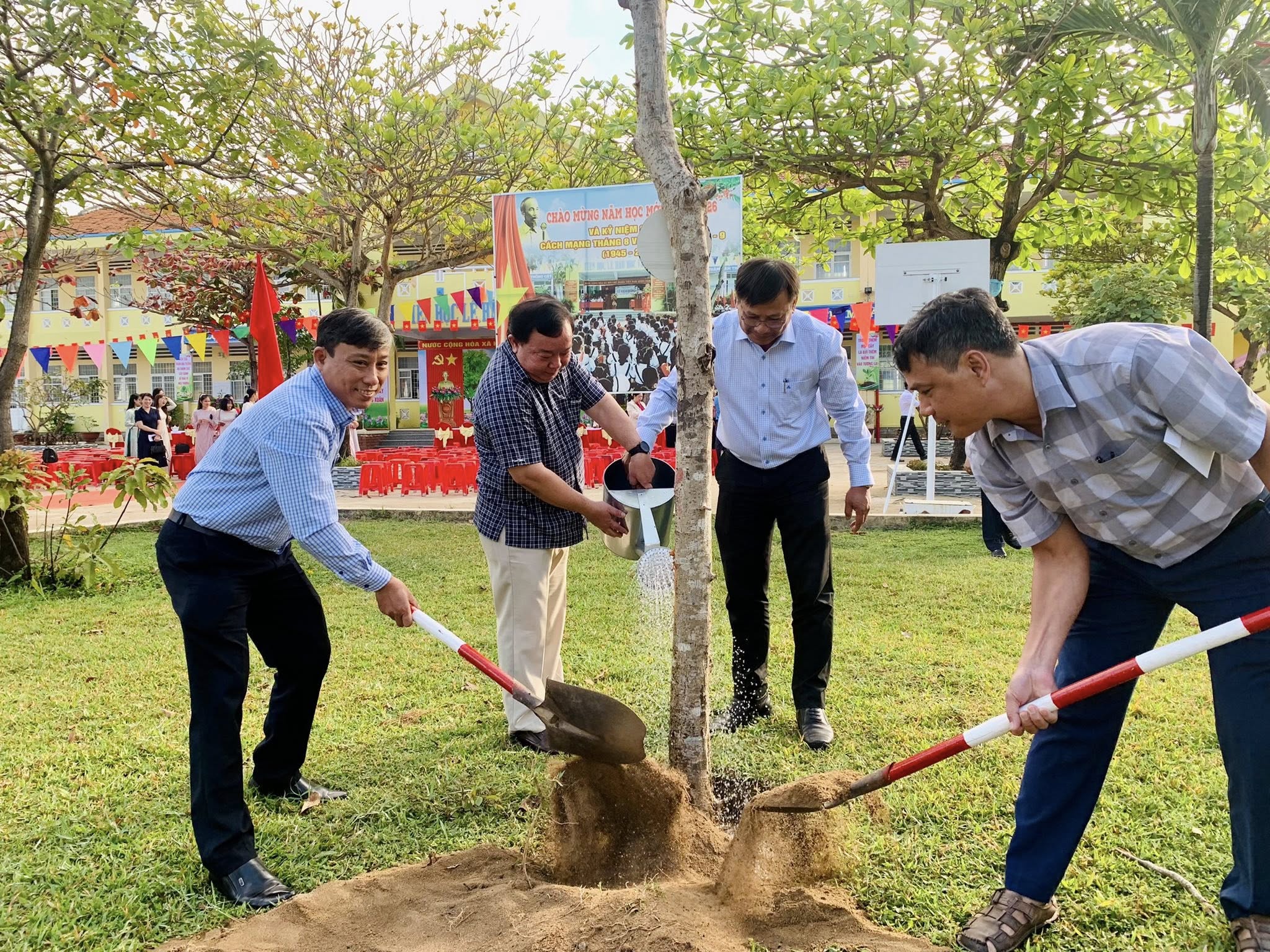 PHƯỜNG HÒA HIỆP TỔ CHỨC PHÁT ĐỘNG TẾT TRỒNG CÂY