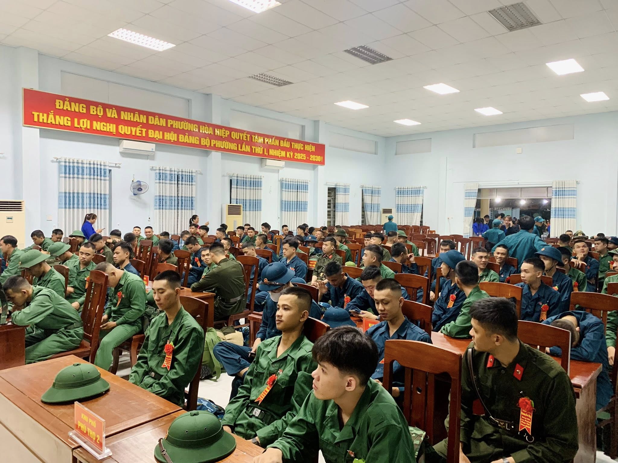 PHƯỜNG HÒA HIỆP TỔ CHỨC GIAO QUÂN ĐƯA THANH NIÊN LÊN ĐƯỜNG NHẬP NGŨ, HOÀN THÀNH CHỈ TIÊU GIAO QUÂN NĂM 2026