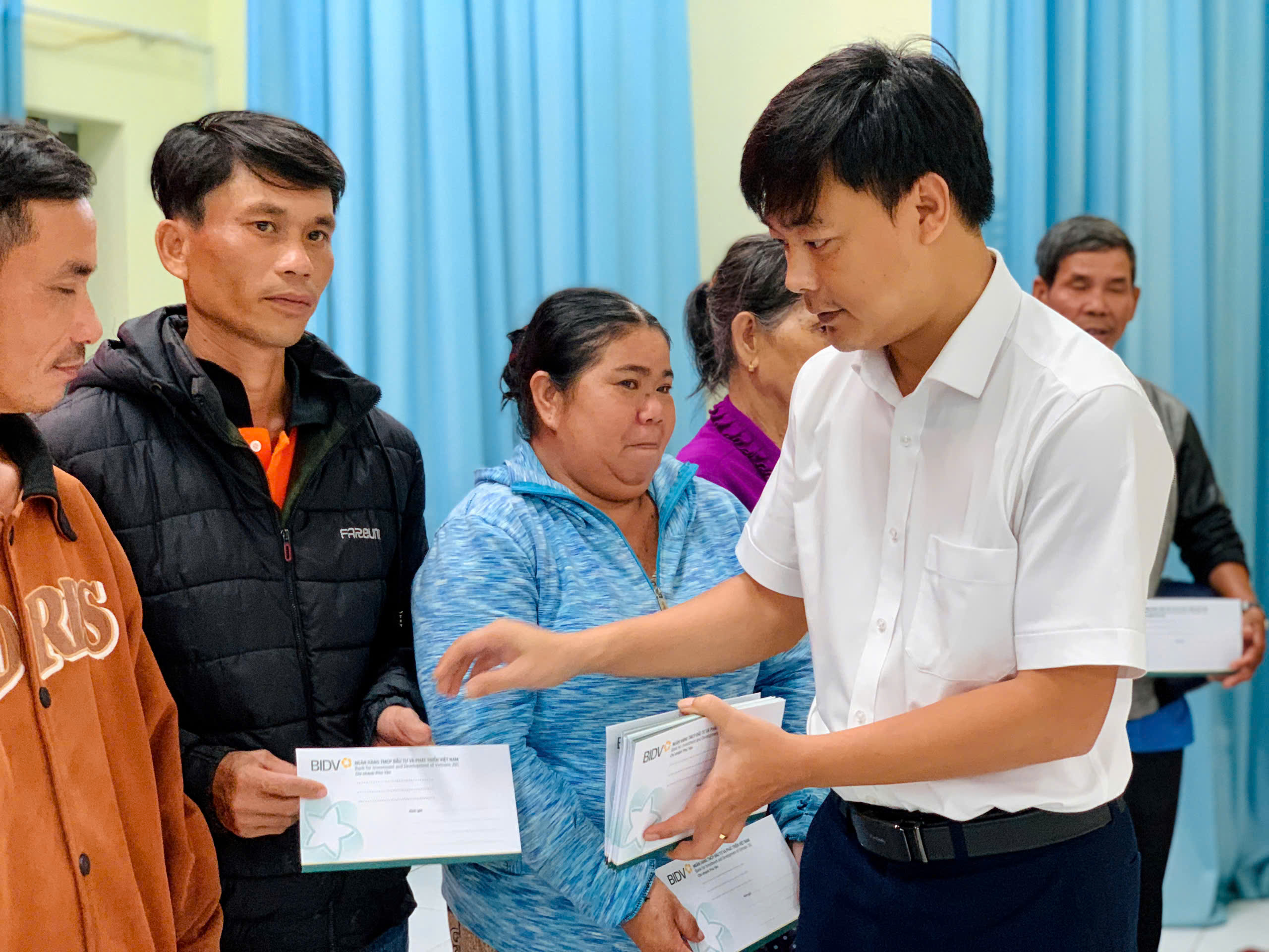 gen-h-z7525036306521-f471f2feae96640e40104b67e69270b8