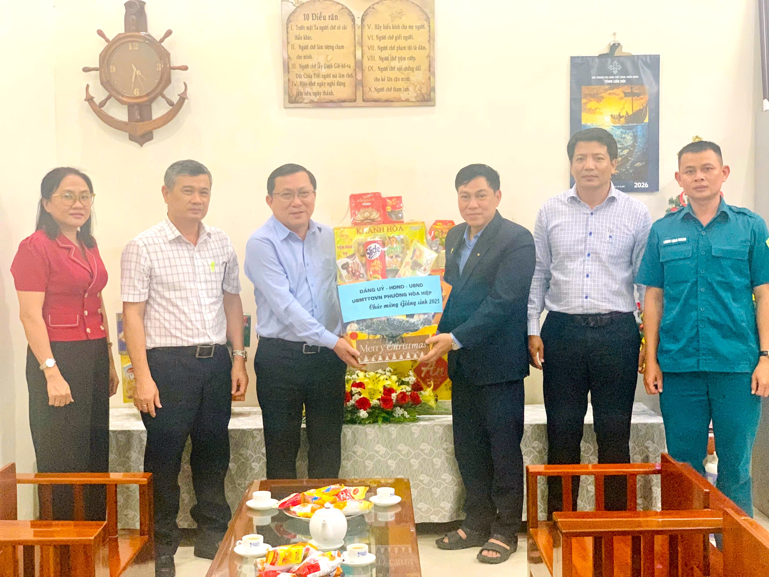 LÃNH ĐẠO PHƯỜNG HÒA HIỆP THĂM, CHÚC MỪNG GIÁNG SINH NĂM 2025 TẠI CÁC CƠ SỞ TÔN GIÁO TRÊN ĐỊA BÀN